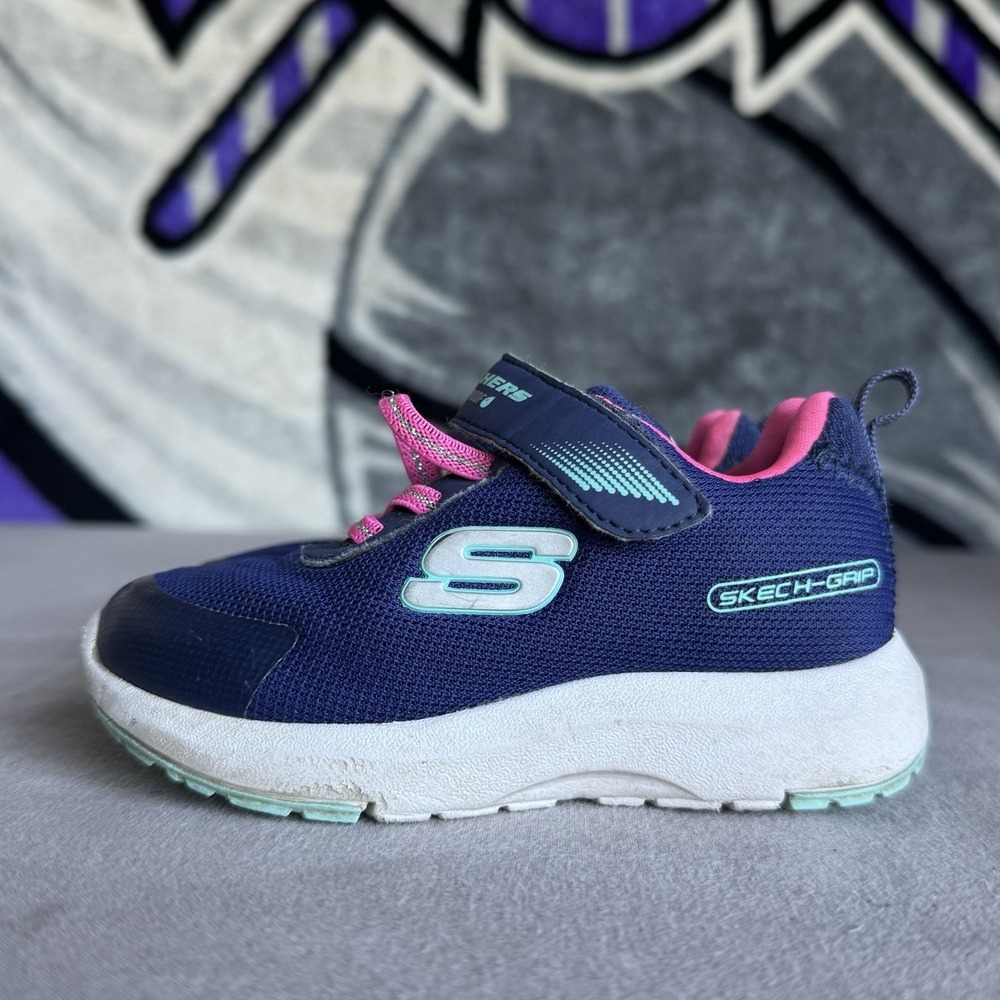 Size 7c - Skechers Girl's Dynamic Tread Misty Magic‎ Sneaker
